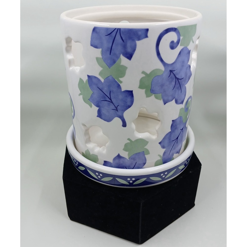 Pfaltzgraff 2 Piece Candleholder in Blue Isle‎ Pattern Round 5 1/2 in high